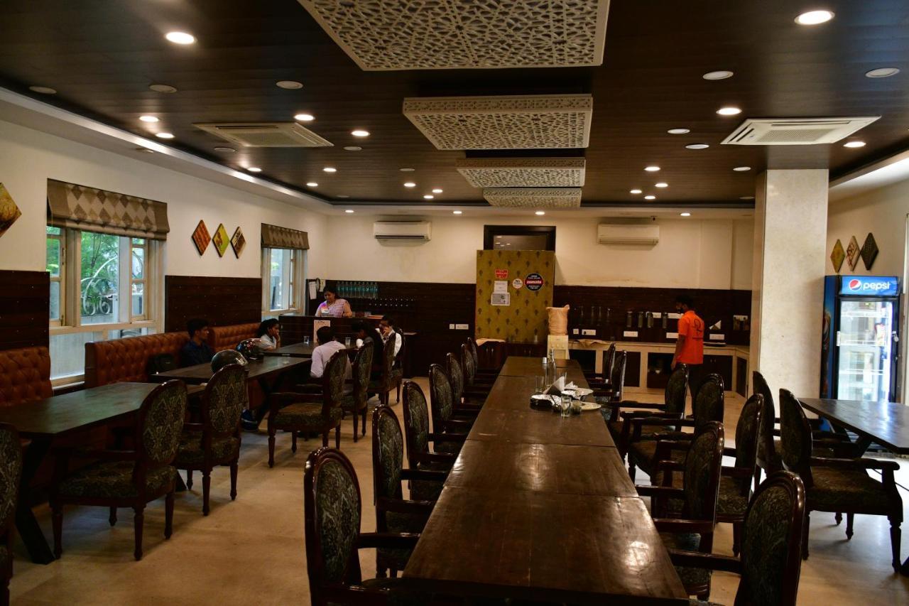 Hotel The Orion Jaipur Buitenkant foto
