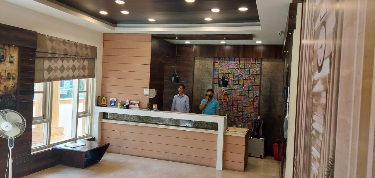 Hotel The Orion Jaipur Buitenkant foto